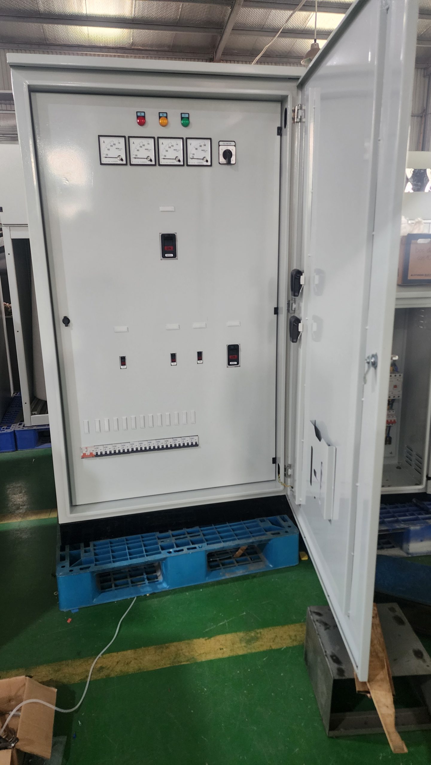 tủ điện 800A tủ điện tổng 800A